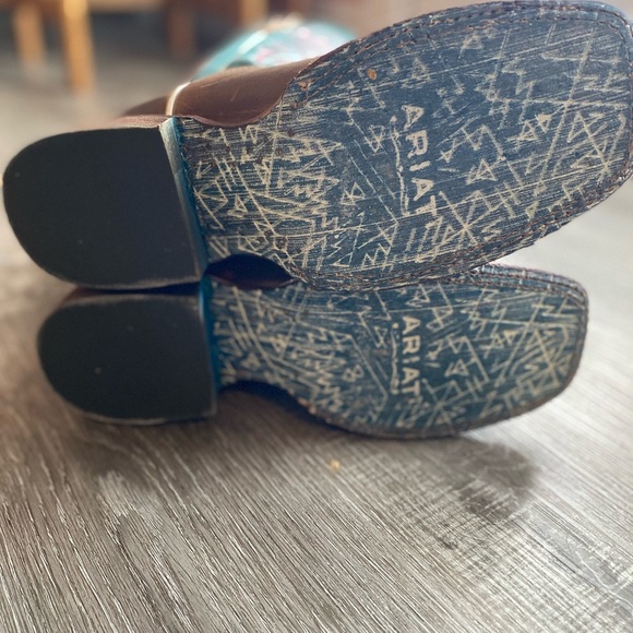 New Ariat Circuit Shiloh Western Boot size 7 women’s. - Picture 3 of 4